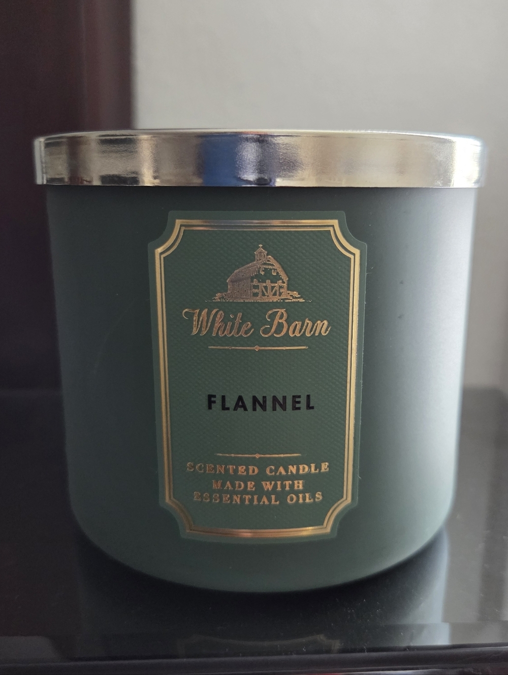 White Barn Flannel Scented Candle - Dark Green